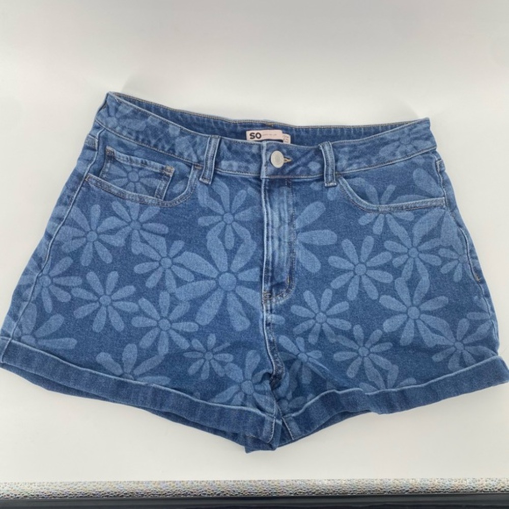 •SO• High-Rise‎ Floral Design Jean Shorts